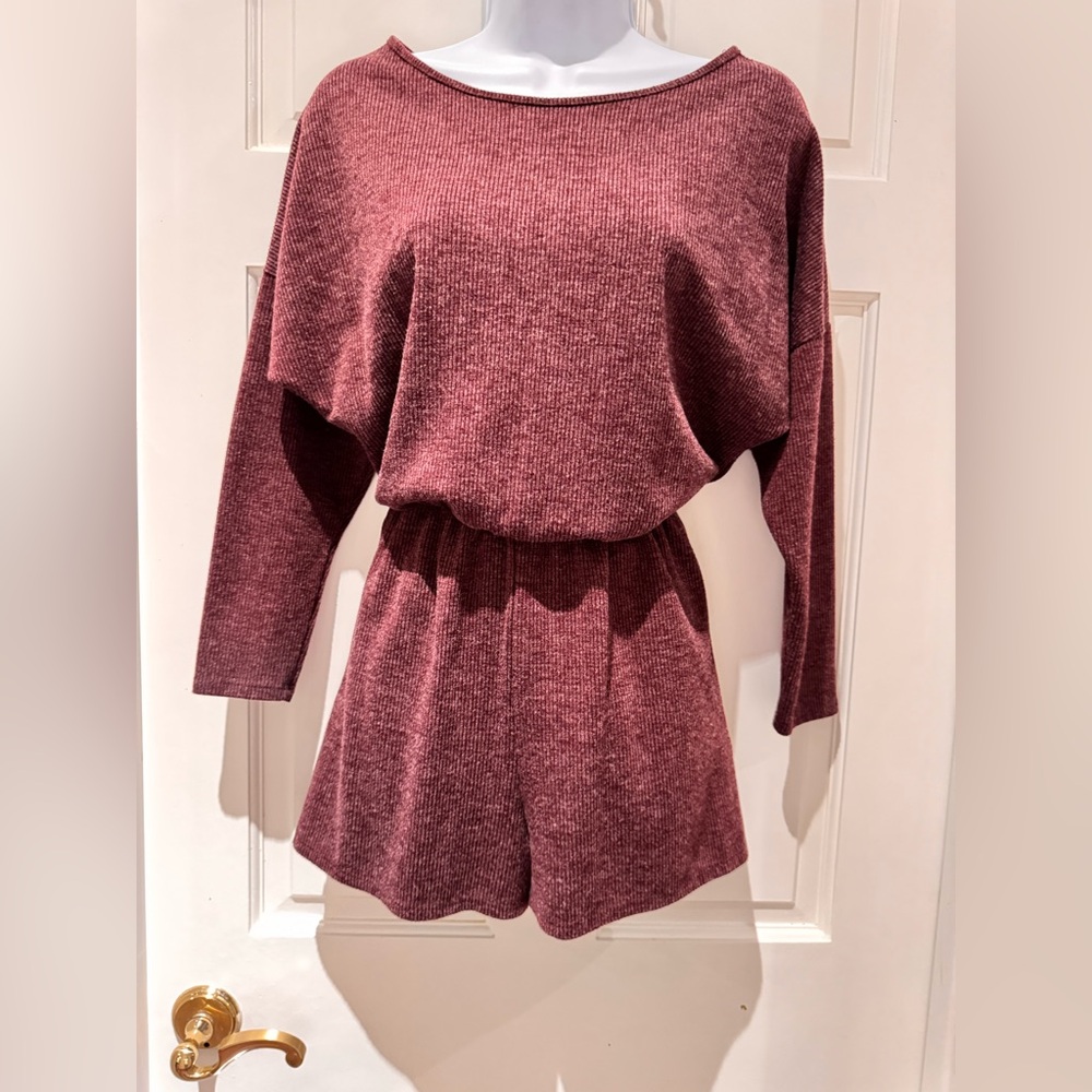 Charlotte Russe Burgundy Dolman Sleeve Ribbed Romper – Size XS